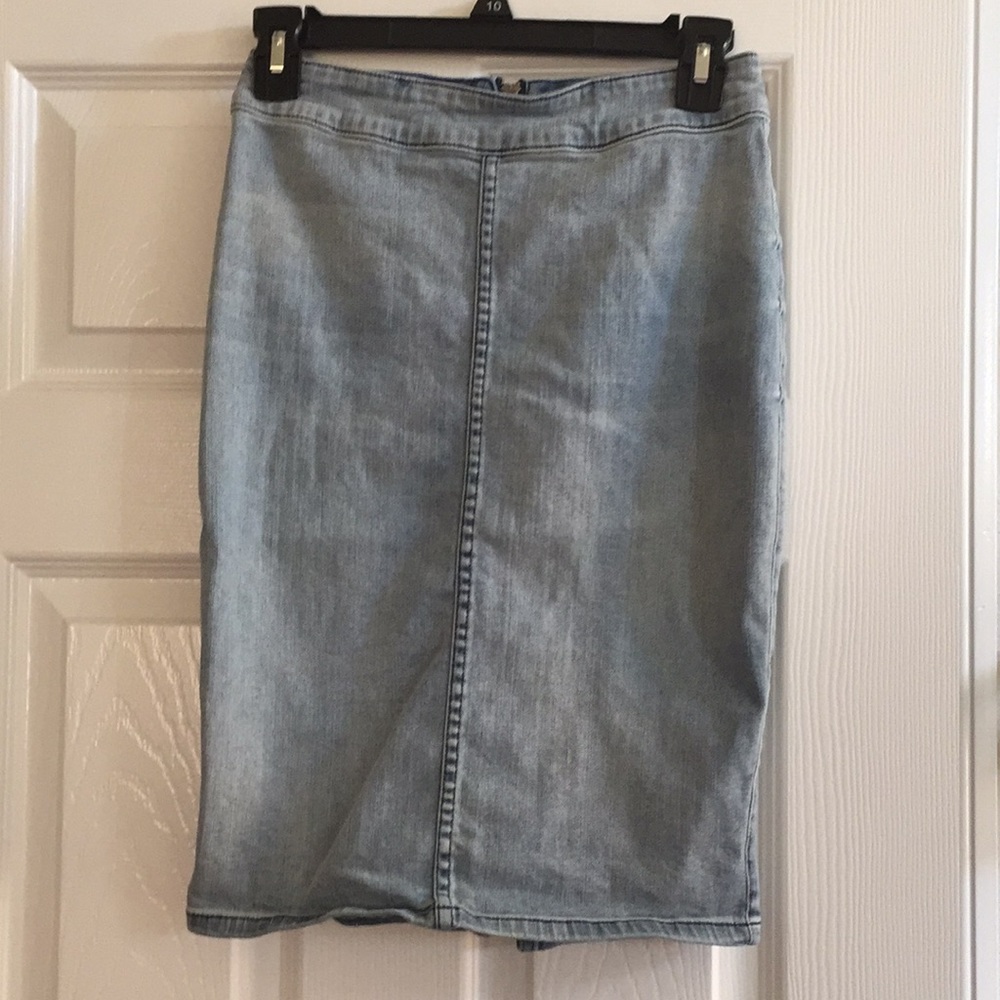 Women’s The Castings Denim Pencil Skirt.